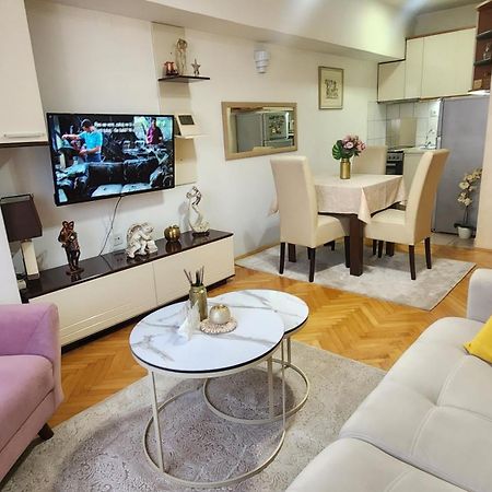 New Apartment 8, Self Check-In, Free Parking Szkopje Kültér fotó