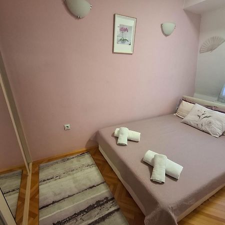 New Apartment 8, Self Check-In, Free Parking Szkopje Kültér fotó